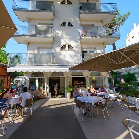 Hotel Falco Riccione Esterno foto