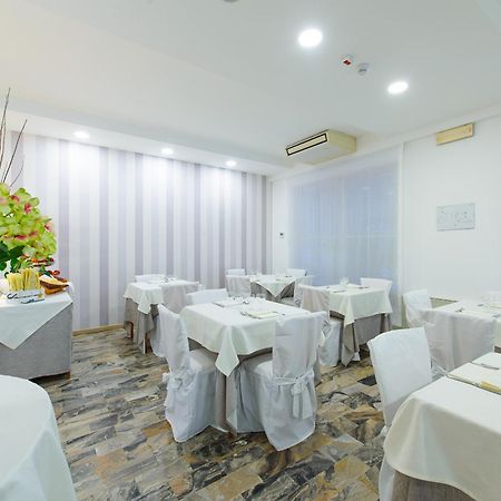 Hotel Falco Riccione Esterno foto
