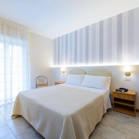 Hotel Falco Riccione Esterno foto