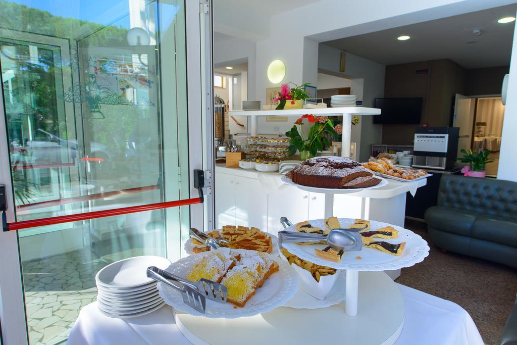 Hotel Falco Riccione Esterno foto