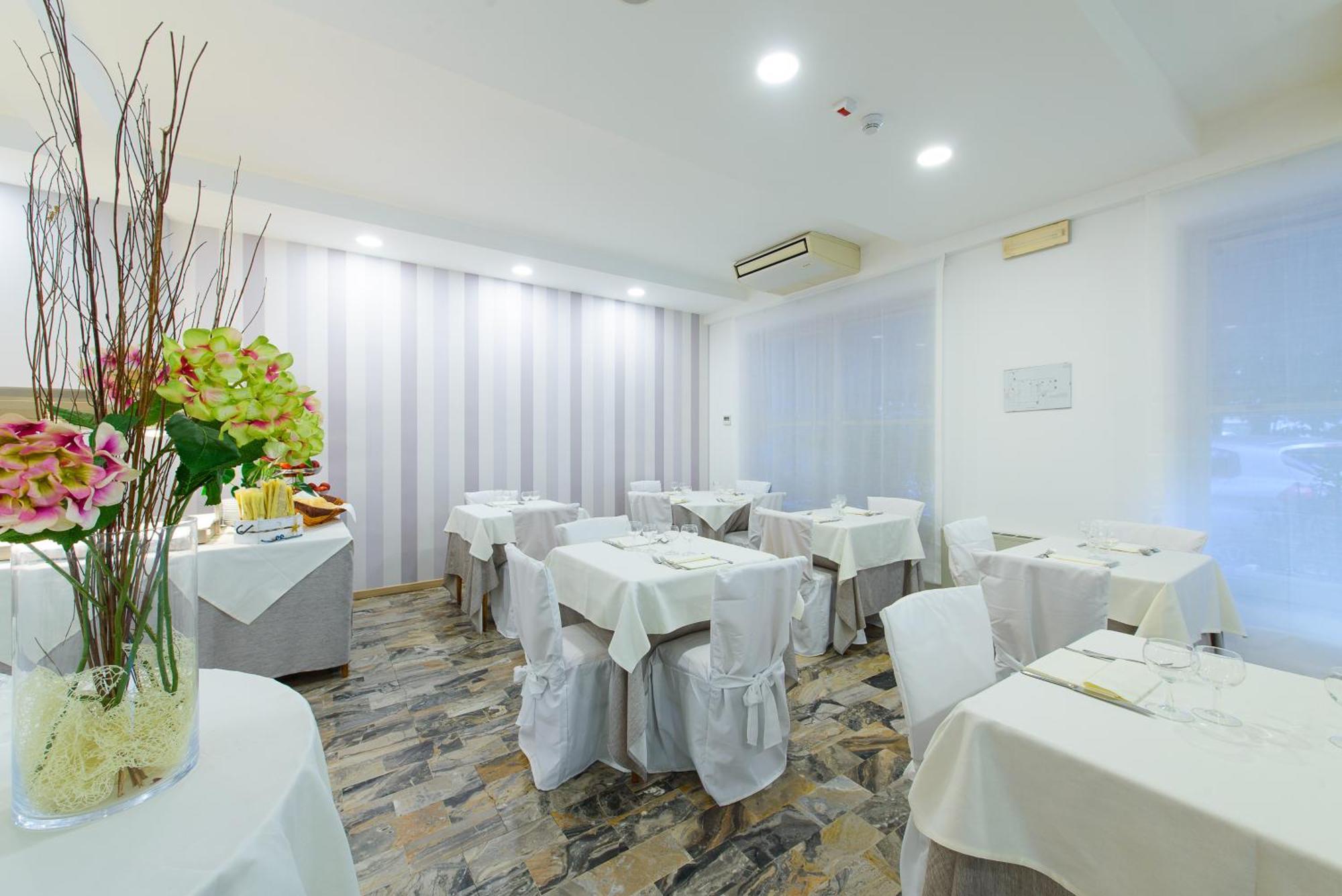 Hotel Falco Riccione Esterno foto