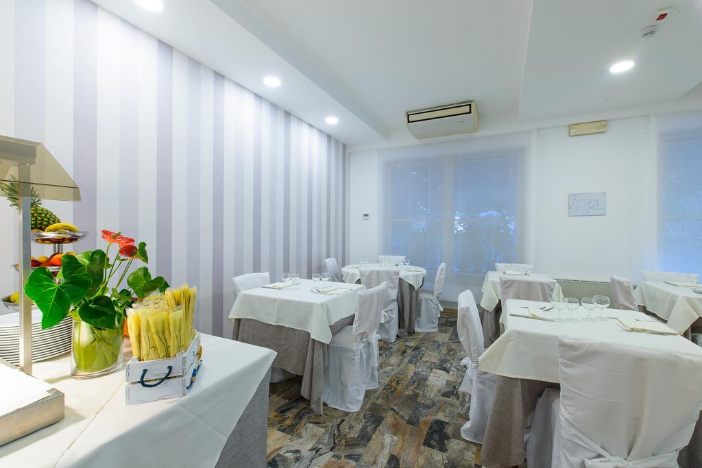 Hotel Falco Riccione Esterno foto