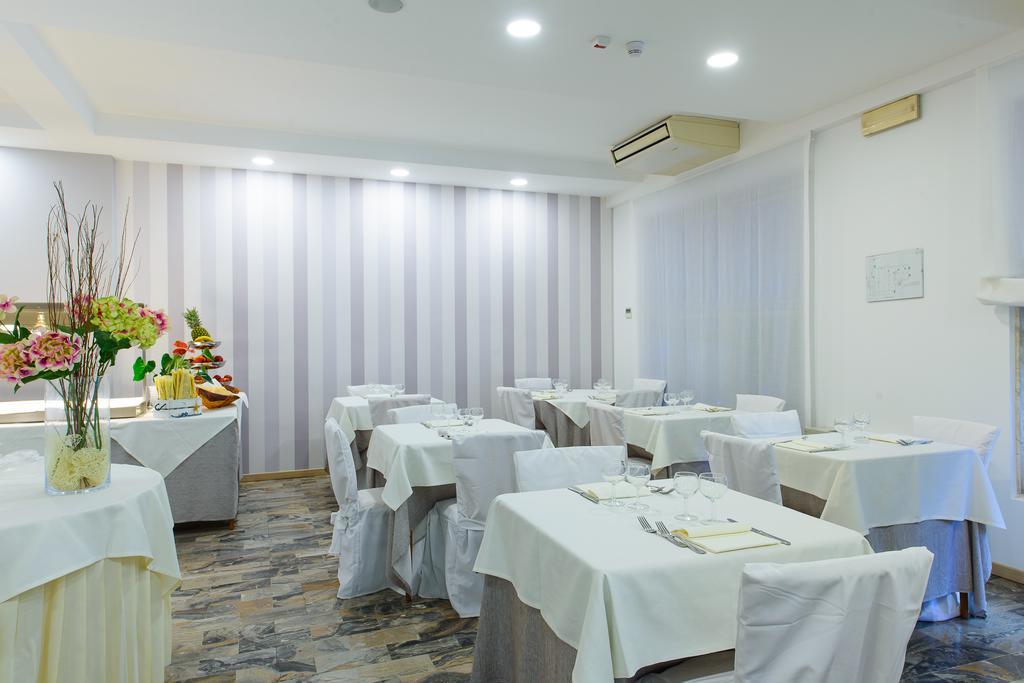 Hotel Falco Riccione Esterno foto
