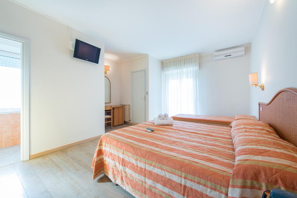 Hotel Falco Riccione Esterno foto