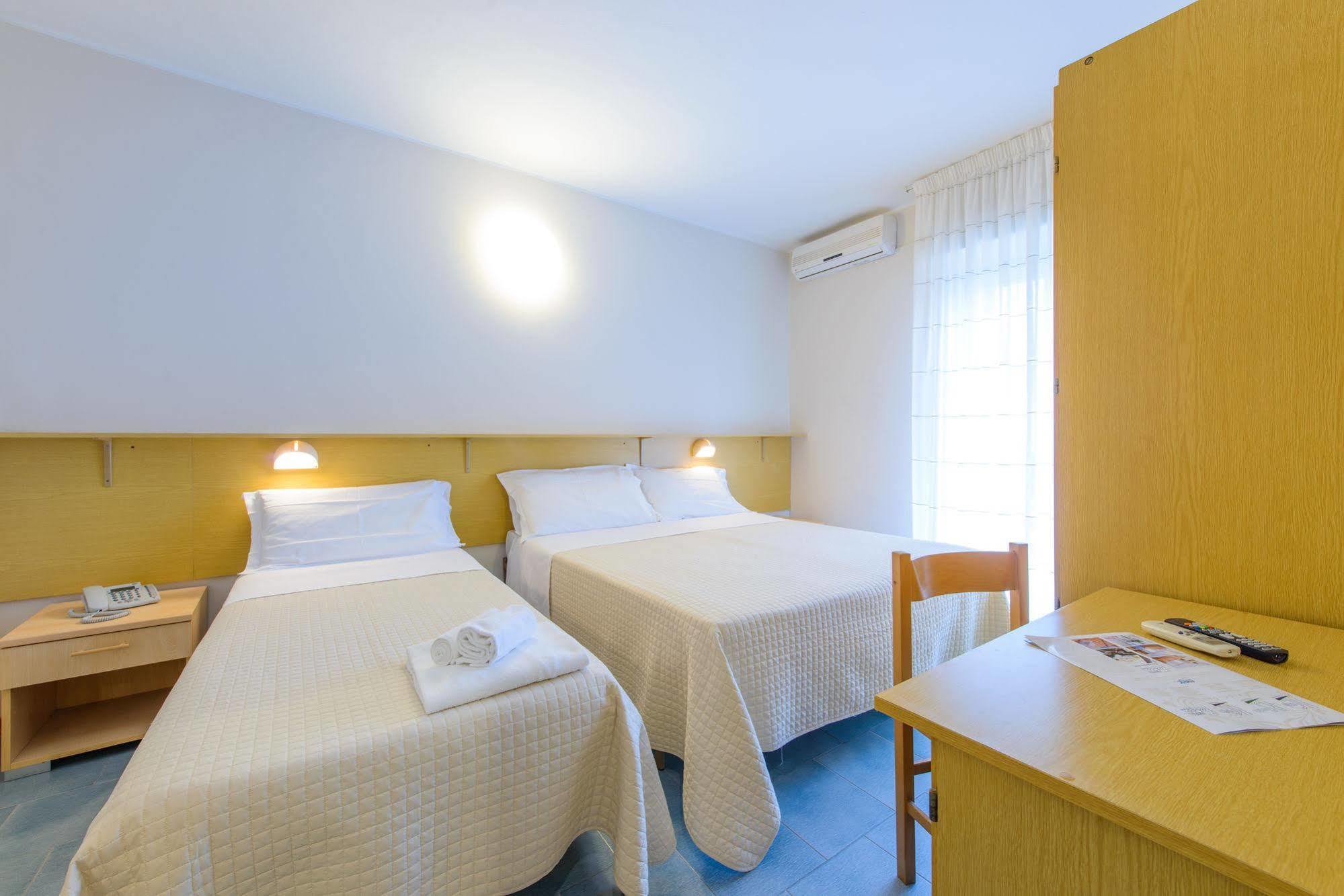 Hotel Falco Riccione Esterno foto