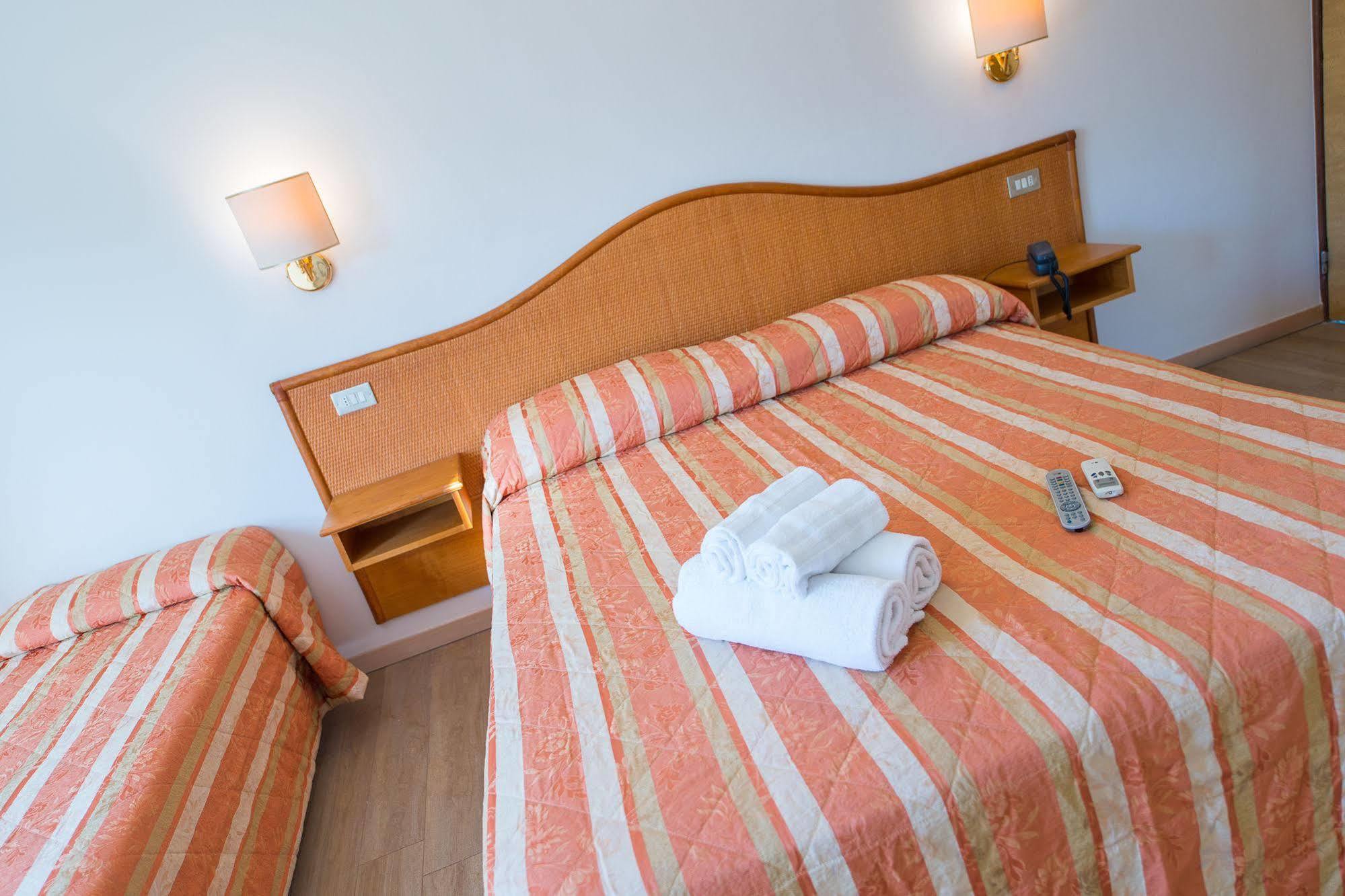 Hotel Falco Riccione Esterno foto