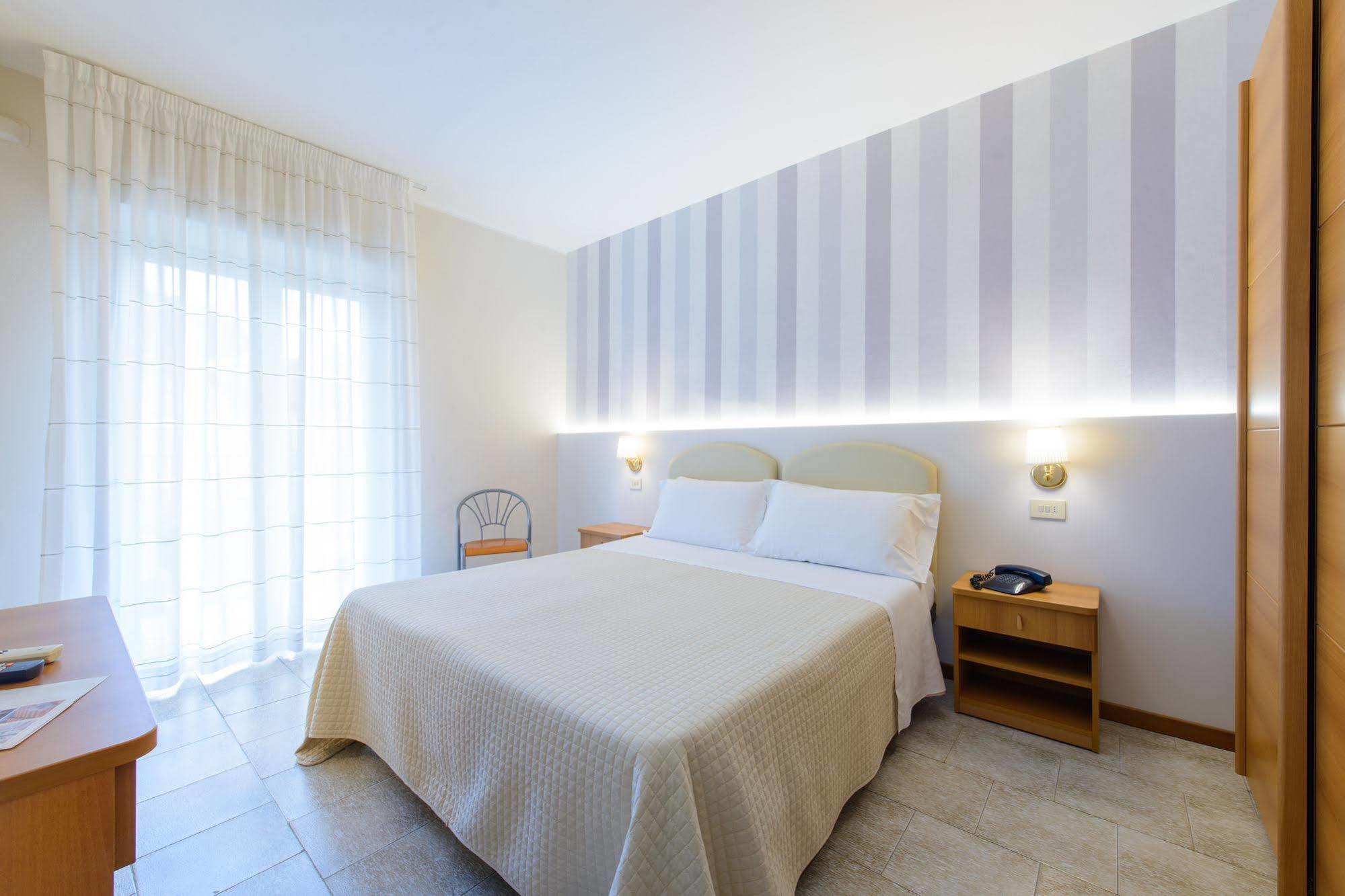 Hotel Falco Riccione Esterno foto